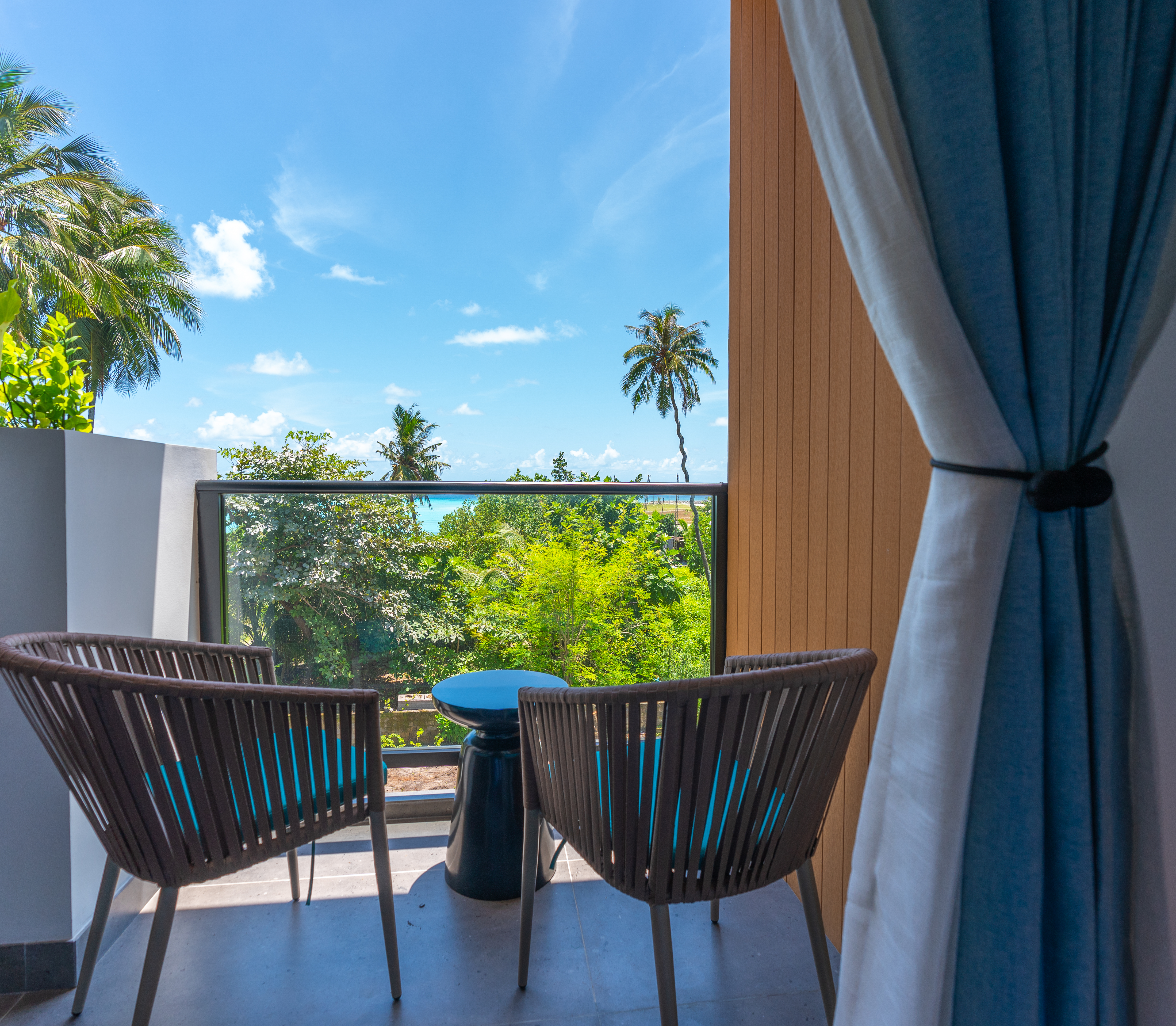 Twin Room with Seaview - 3